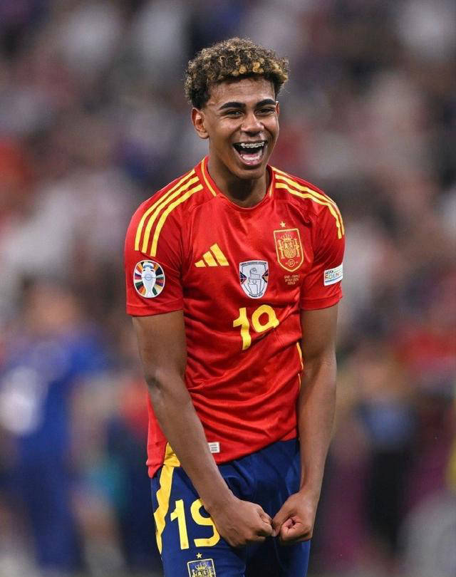 杨鸣再战杜锋，张镇麟阻击迪亚洛，周琦拒绝连败，高诗岩PK郭昊文