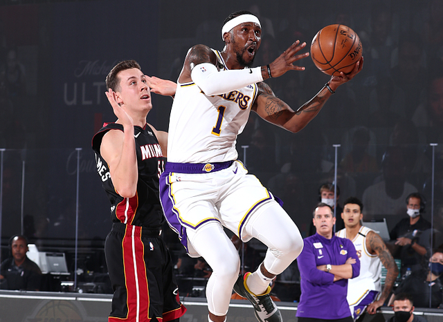 邮报：曼联正与纽卡争夺谢什科，为遵守PSR愿低价出售霍伊伦